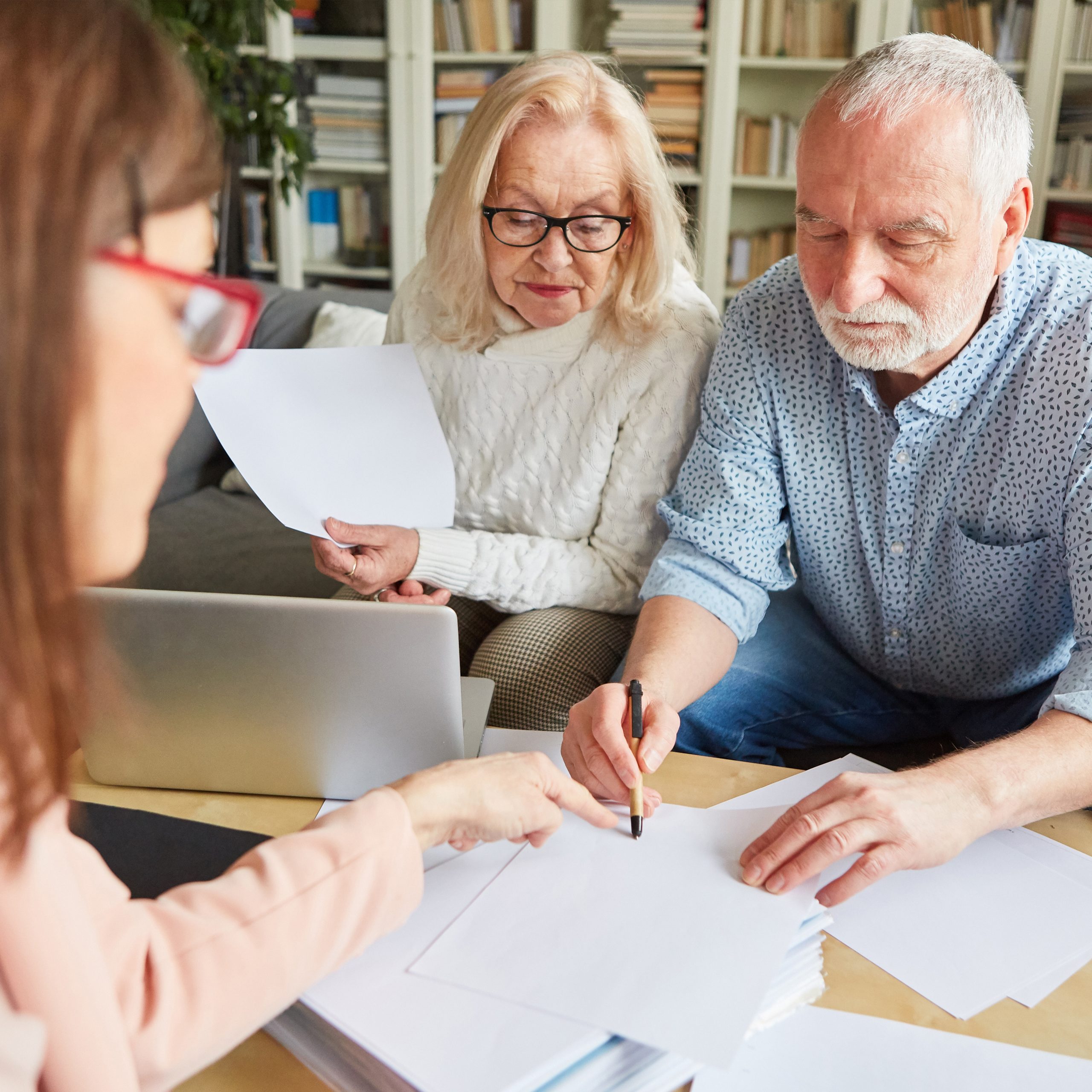 Understanding Mobile Notary Fees: What You’re Paying For